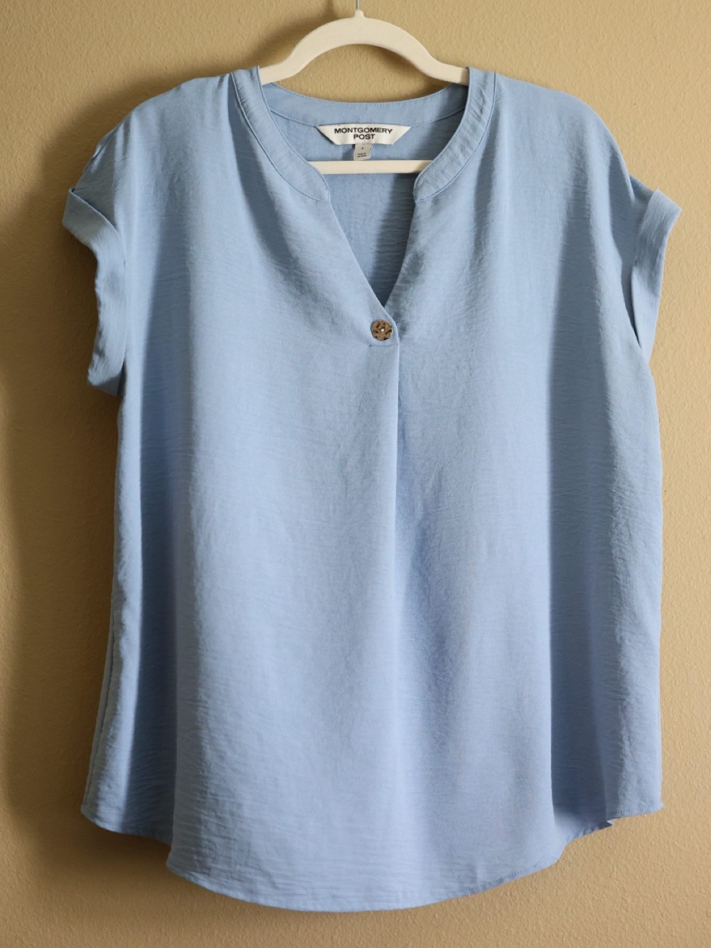 Montgomery Post Light Blue Split Neck Button Blouse Large
